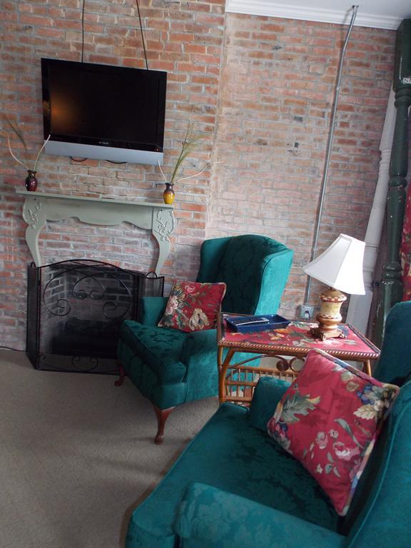 William Watson Hotel (Adults Only) Pittsfield Екстериор снимка