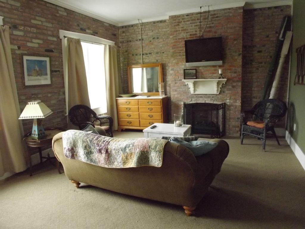 William Watson Hotel (Adults Only) Pittsfield Екстериор снимка