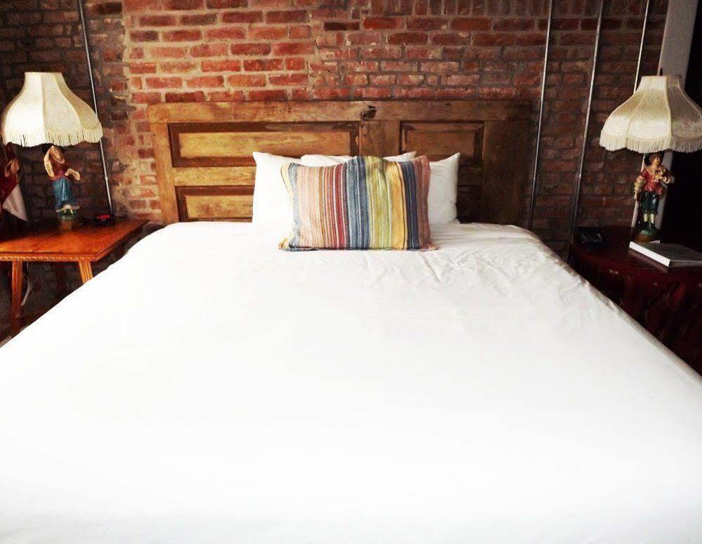 William Watson Hotel (Adults Only) Pittsfield Екстериор снимка