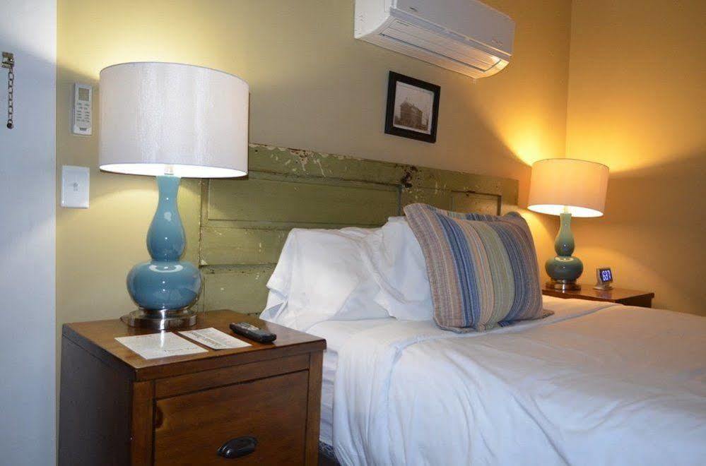 William Watson Hotel (Adults Only) Pittsfield Екстериор снимка