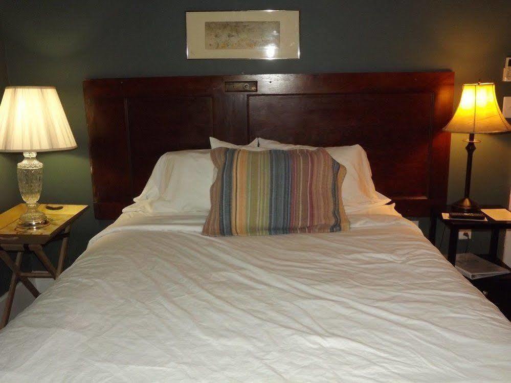 William Watson Hotel (Adults Only) Pittsfield Екстериор снимка